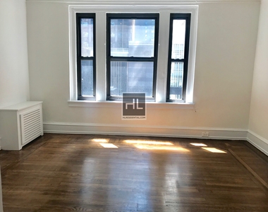 West 55 Street - Photo Thumbnail 3