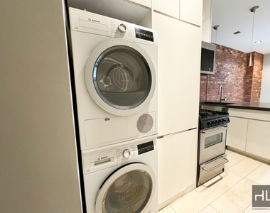 East 82 Street - Photo Thumbnail 6