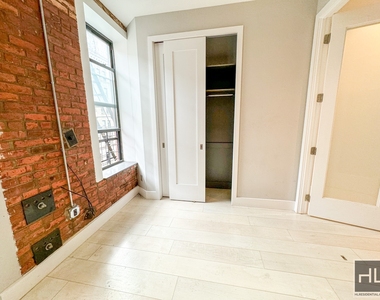 East 82 Street - Photo Thumbnail 1