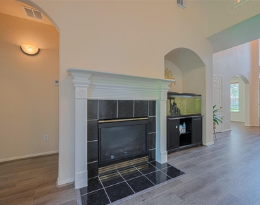 3630 Shady Grove Drive - Photo Thumbnail 7