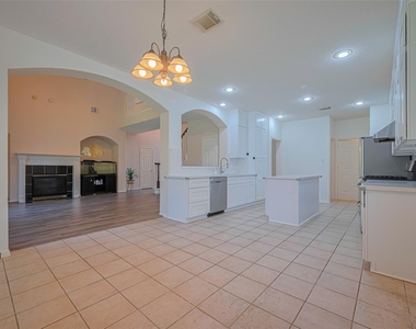 3630 Shady Grove Drive - Photo Thumbnail 9