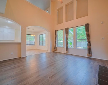 3630 Shady Grove Drive - Photo Thumbnail 6