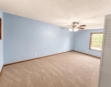 14225 Patricia Lane - Photo Thumbnail 11