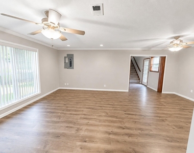 14225 Patricia Lane - Photo Thumbnail 2