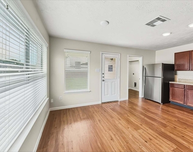 4026 Hawthorn Arbor Court - Photo Thumbnail 5