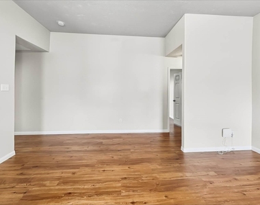 4026 Hawthorn Arbor Court - Photo Thumbnail 3