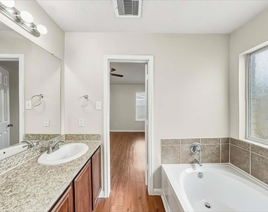 4026 Hawthorn Arbor Court - Photo Thumbnail 8