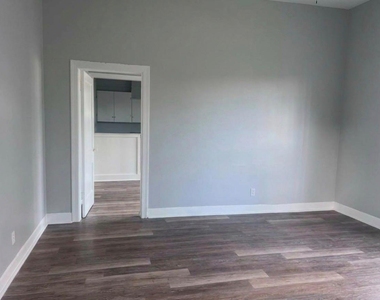 501 W Caney Street - Photo Thumbnail 2