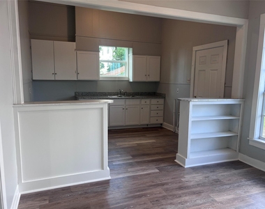 501 W Caney Street - Photo Thumbnail 3