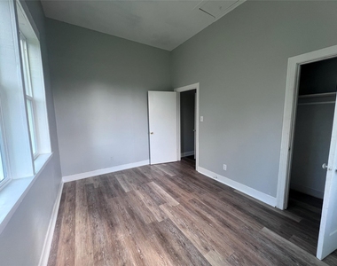 501 W Caney Street - Photo Thumbnail 9