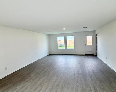 28807 Golden Wheat Ct - Photo Thumbnail 7