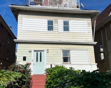 1043 East 14 Street - Photo Thumbnail 10