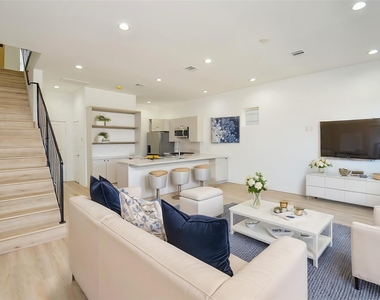 15000 S Richmond Avenue - Photo Thumbnail 1