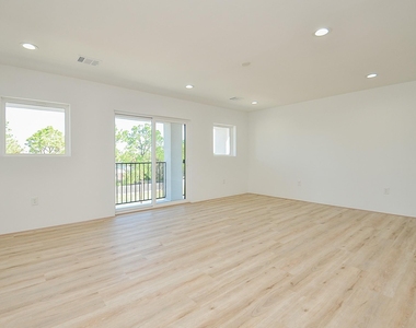 15000 S Richmond Avenue - Photo Thumbnail 13