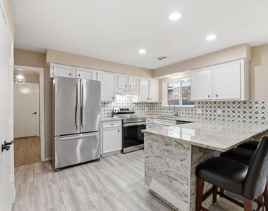 3008 Hunnington Drive - Photo Thumbnail 7