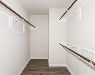 810 Desoto Drive - Photo Thumbnail 12