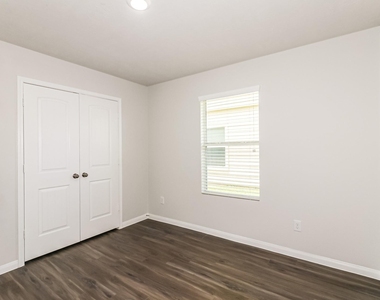 810 Desoto Drive - Photo Thumbnail 6