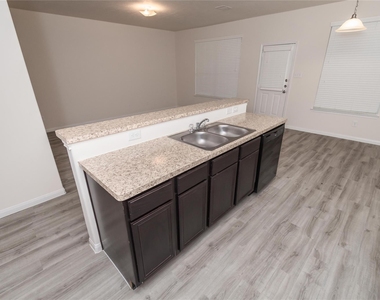 6247 Brenwood Circle - Photo Thumbnail 5