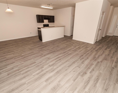 6247 Brenwood Circle - Photo Thumbnail 3