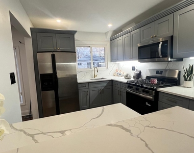 256 Street - Photo Thumbnail 2