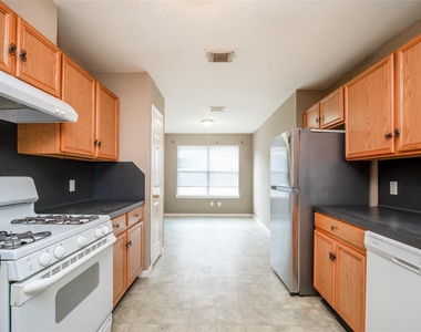 17219 Lilac Vale Court - Photo Thumbnail 10