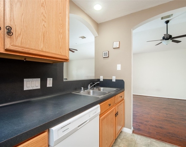 17219 Lilac Vale Court - Photo Thumbnail 14