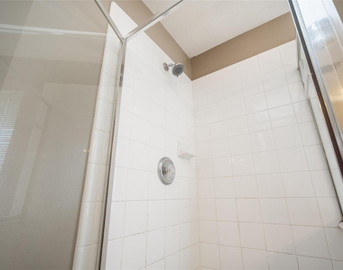 17219 Lilac Vale Court - Photo Thumbnail 22