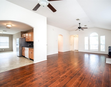 17219 Lilac Vale Court - Photo Thumbnail 7