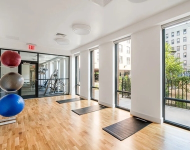 310 Clarkson Avenue - Photo Thumbnail 17