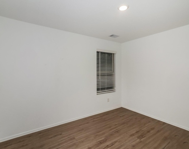 3302 Aster Meadow Way - Photo Thumbnail 13
