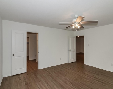 3302 Aster Meadow Way - Photo Thumbnail 9