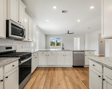 15761 Bayberry Trace Drive - Photo Thumbnail 6