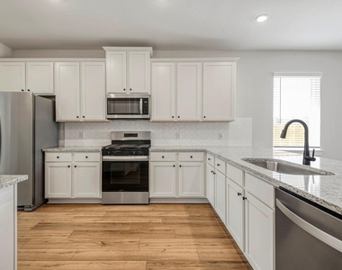 15761 Bayberry Trace Drive - Photo Thumbnail 7