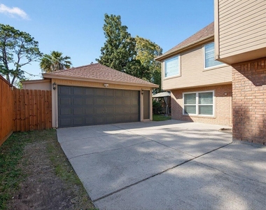 19115 Keyturn Lane - Photo Thumbnail 22