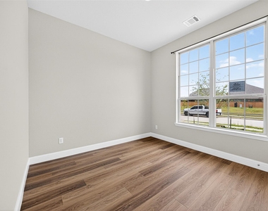 2080 Terra Rose Drive - Photo Thumbnail 5