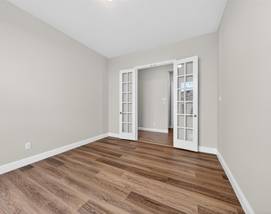 2080 Terra Rose Drive - Photo Thumbnail 9