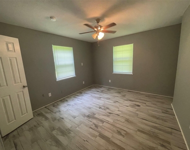 1015 Dogwood Avenue - Photo Thumbnail 10