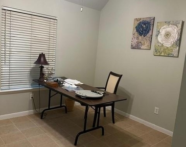 35 Barn Lantern Place - Photo Thumbnail 4