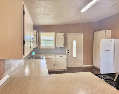 14005 Alles House Street - Photo Thumbnail 11