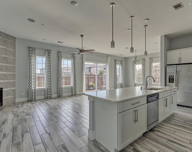 2113 Solstice Boulevard - Photo Thumbnail 13