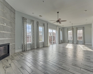2113 Solstice Boulevard - Photo Thumbnail 2
