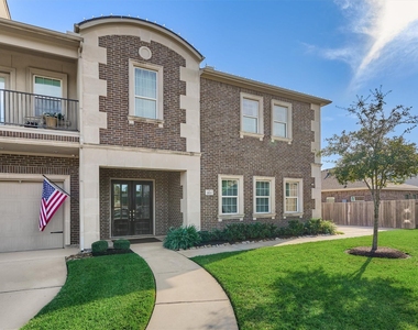 2113 Solstice Boulevard - Photo Thumbnail 6