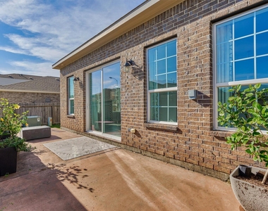2113 Solstice Boulevard - Photo Thumbnail 48