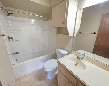 1615 Hazelwood Street - Photo Thumbnail 7