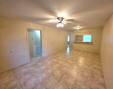 1615 Hazelwood Street - Photo Thumbnail 9