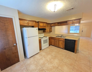 1615 Hazelwood Street - Photo Thumbnail 4