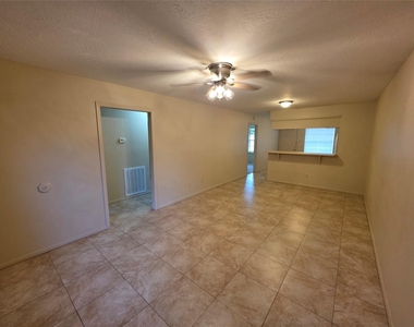 1615 Hazelwood Street - Photo Thumbnail 2