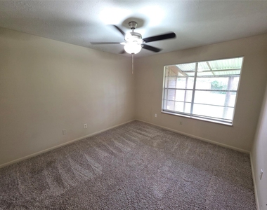 1615 Hazelwood Street - Photo Thumbnail 5