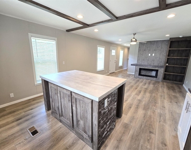 215 Buffalo Way - Photo Thumbnail 10