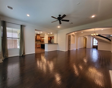 8811 Van Allen Drive - Photo Thumbnail 10